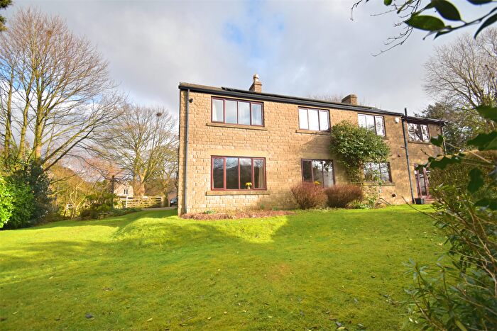 5 Bedroom Detached House For Sale In Highgate Road, Hayfield, High Peak, SK22