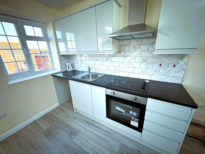 1 Bedroom Flat To Rent In Station Road, Upminster, RM14