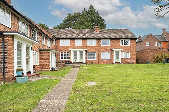 2 Bedroom Maisonette For Sale In The Lawns, Mount Pleasant, St.Albans, AL3