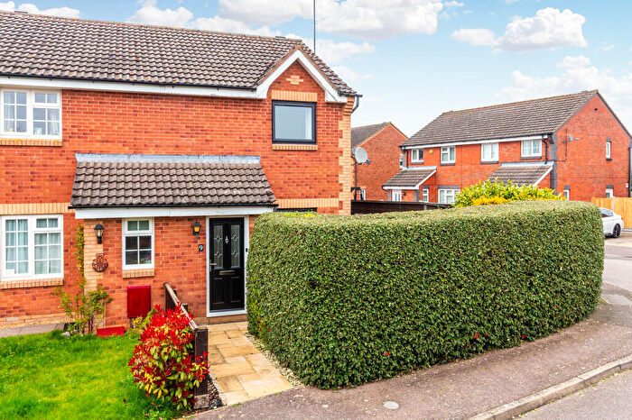 2 Bedroom Semi Detached House For Sale In Betony Walk, Rushden, NN10