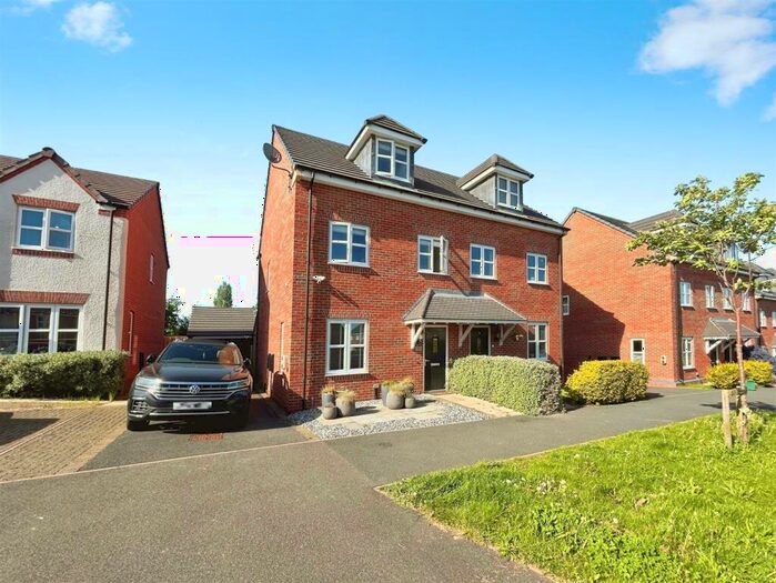 3 Bedroom Semi-Detached House For Sale In Yardley Way, Bishops Tachbrook, Leamington Spa, CV33