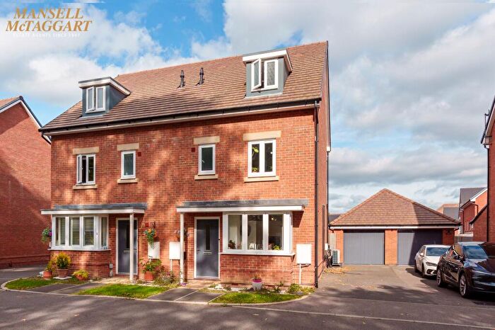4 Bedroom Semi-Detached House For Sale In Hamfield Drive, Hassocks, BN6