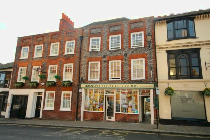 1 Bedroom Apartment To Rent In Market Place, Henley-On-Thames, Oxfordshire, RG9