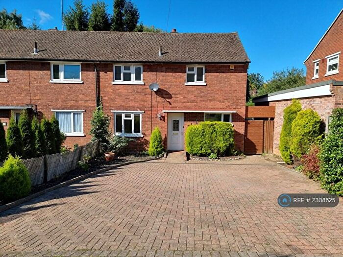 2 Bedroom End Of Terrace House To Rent In Ladies Grove, St. Albans, AL3
