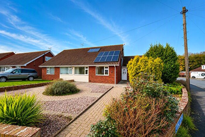 4 Bedroom Bungalow For Sale In Chosen Way, Hucclecote, Gloucester, Gloucestershire, GL3