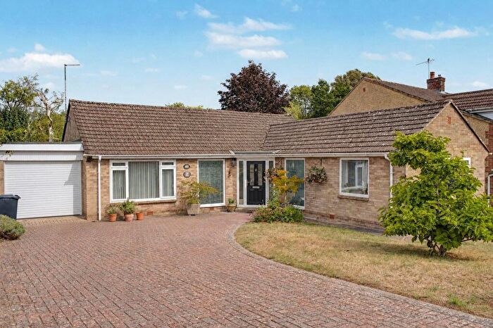 3 Bedroom Bungalow For Sale In Sandown Avenue, Lakeside, Swindon, Wiltshire, SN3