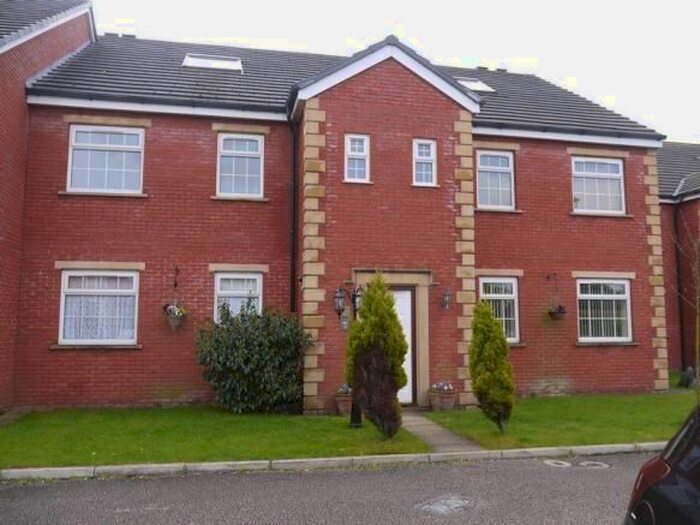 2 Bedroom Flat To Rent In Deyes Court, Maghull, Liverpool, L31