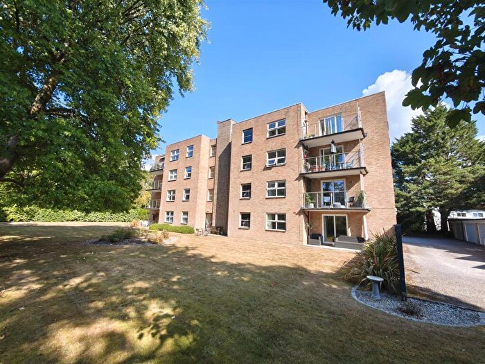2 Bedroom Flat For Sale In Burton Road, Poole, BH13