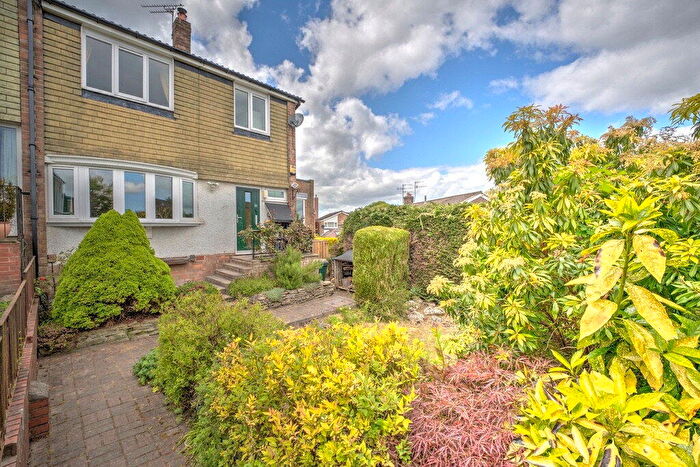 4 Bedroom End Of Terrace House For Sale In Enfield Gardens, Whickham, NE16