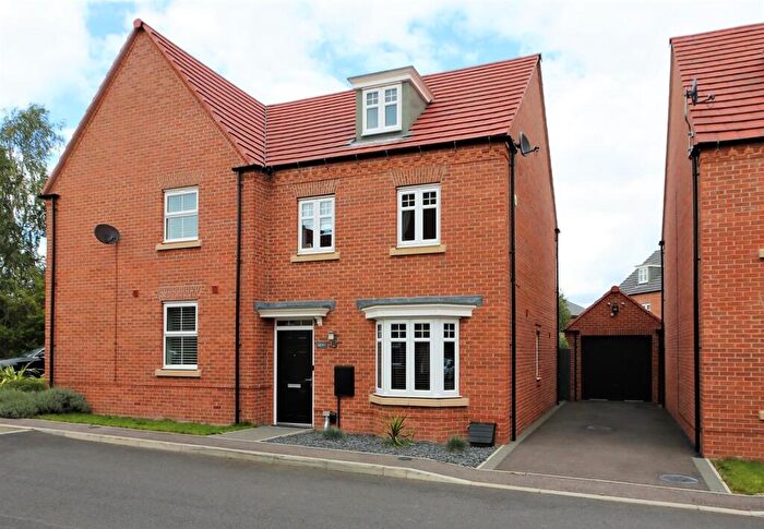 3 Bedroom Semi-Detached House For Sale In Weysford Lane, Ashby-De-La-Zouch, LE65