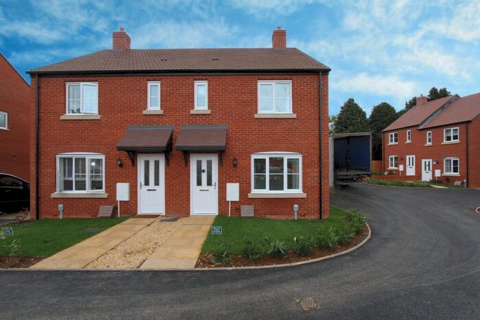 3 Bedroom Semi-Detached House To Rent In Jenkinson Road, Banbury, Oxon, OX16