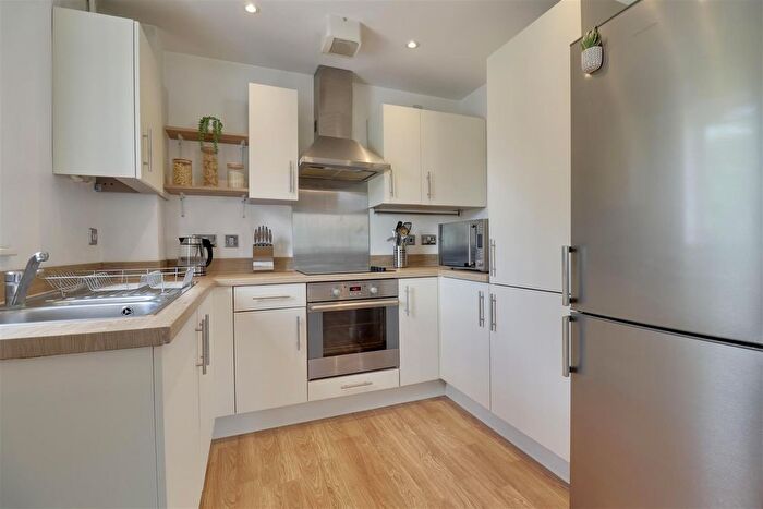 2 Bedroom Flat For Sale In Portland Way, Knowle, Hampshire, PO17