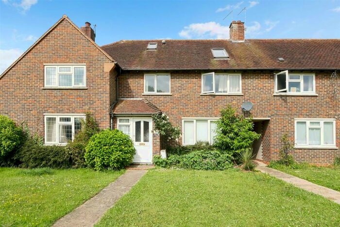 4 Bedroom Detached House To Rent In Critchfield Road, Old Bosham, PO18