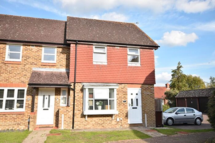 2 Bedroom End Of Terrace House For Sale In Thistle Way, Smallfield, Surrey, RH6
