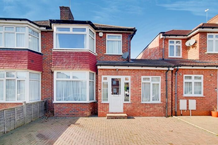 4 Bedroom Semi Detached House To Rent In St. Andrews Drive, Harrow, Middlesex, HA7