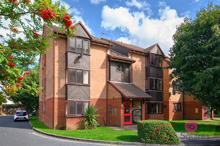 Flat To Rent In Pasteur Close, London, NW9