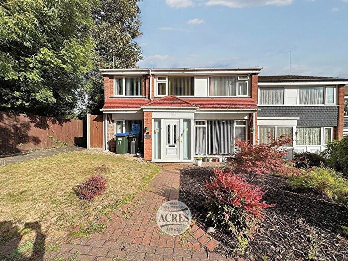 4 Bedroom End Of Terrace House For Sale In Templemore Drive, Great Barr, Birmingham, B43