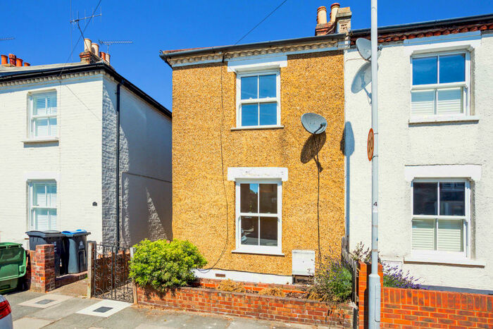 2 Bedroom Flat To Rent In Northcote Road, KT3