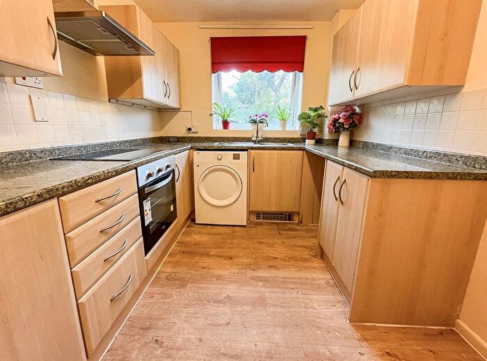 2 Bedroom Flat To Rent In Archery Road, St Leonards On Sea, TN38
