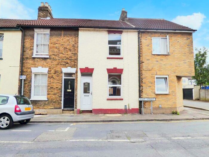 2 Bedroom Terraced House To Rent In East Street, Gillingham, ME7
