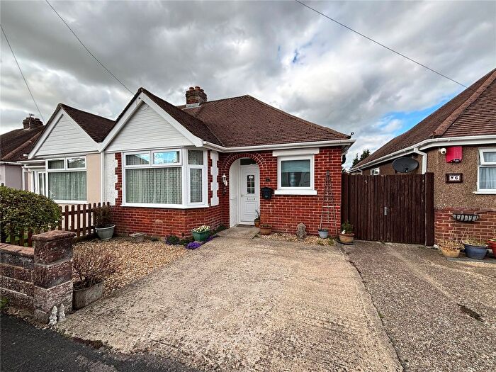 2 Bedroom Bungalow For Sale In Chamberlain Grove, Fareham, Hampshire, PO14