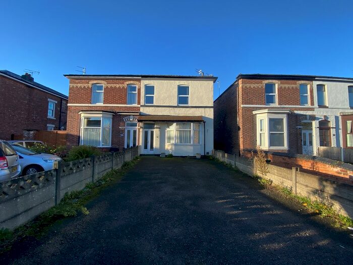 2 Bedroom Flat To Rent In Portland Street, Southport, Merseyside., PR8