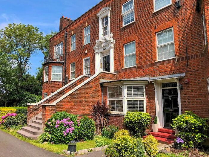 2 Bedroom Flat To Rent In Hocroft Court, Hendon Way, Childs Hill, London, NW2