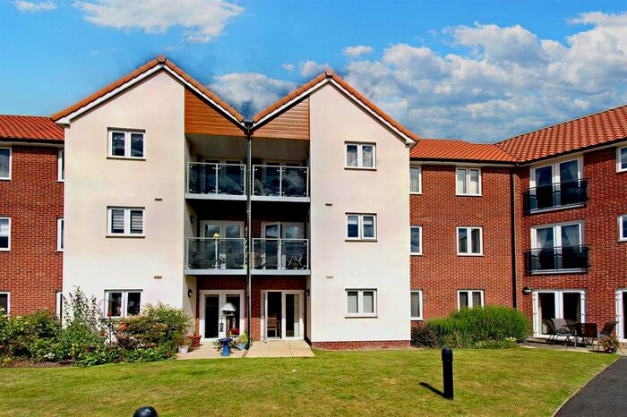 2 Bedroom Flat For Sale In Maritime Court, Taylors Avenue, Cleethorpes, DN35
