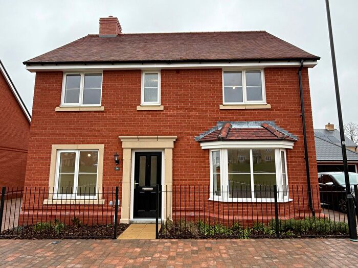 4 Bedroom Detached House To Rent In Stanhope Lines East, Aldershot, GU11