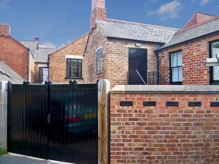 Studio To Rent In Ernest Hall Way, Swadlincote, Derbyshire, DE11