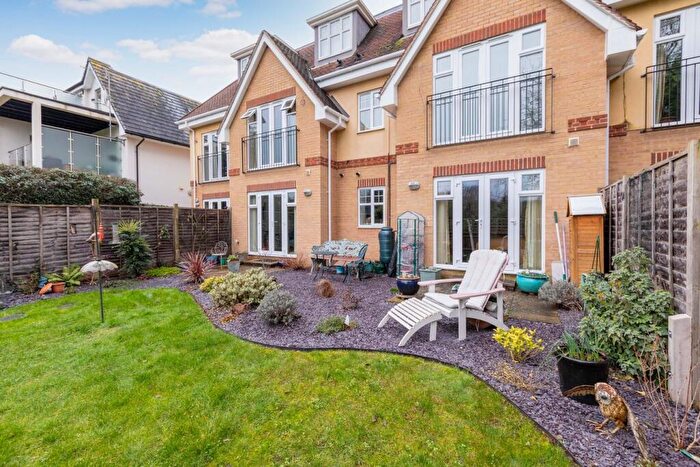 2 Bedroom Flat For Sale In Shoppenhangers Road, Maidenhead, SL6