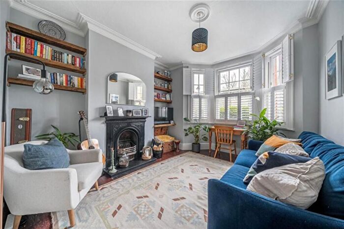 1 Bedroom Flat For Sale In Councillor Street, Camberwell, SE5