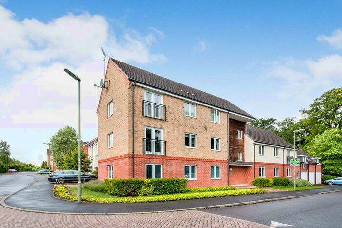 2 Bedroom Flat To Rent In Skippetts Gardens, Basingstoke, Hampshire, RG21