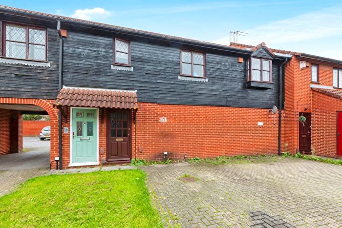 1 Bedroom Flat For Sale In Flamborough Spur, Slough, SL1