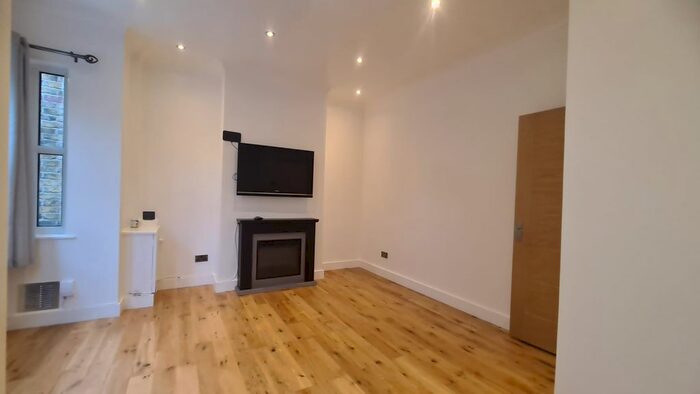 1 Bedroom Flat To Rent In Bethell Avenue, London, E16
