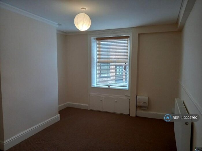 1 Bedroom Flat To Rent In Lansdowne Street, Macclesfield, SK10