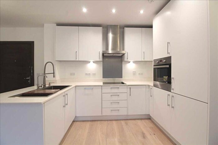 2 Bedroom Apartment To Rent In Westcliff On Sea, SS0