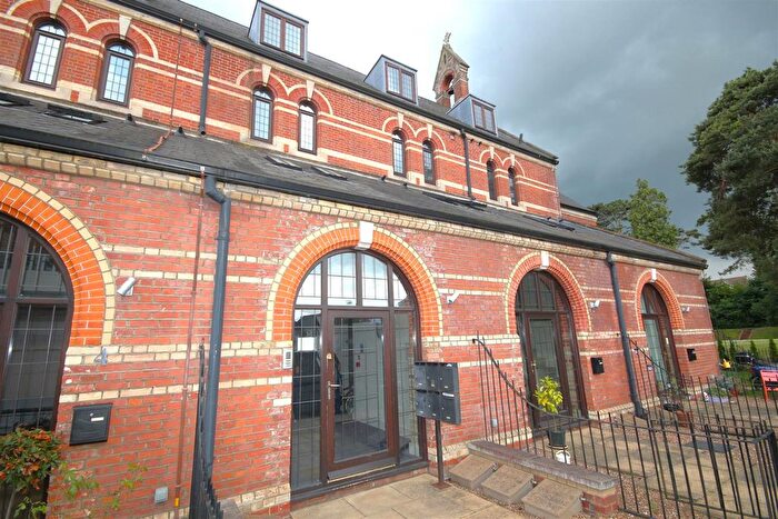 2 Bedroom Flat To Rent In The Chapel, Godfrey Gardens, Chartham, CT4