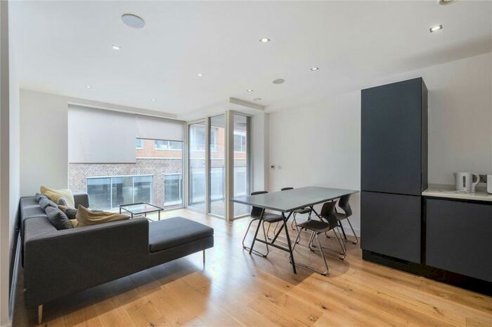 2 Bedroom Apartment To Rent In Pear Tree Street, London, EC1V
