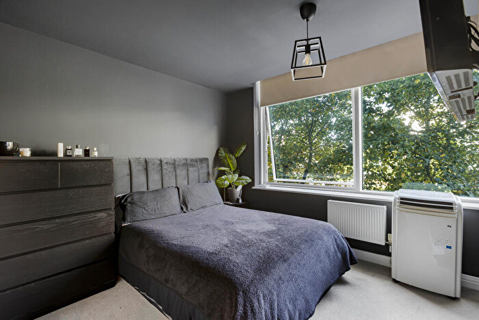 2 Bedroom Flat For Sale In Liberty House, Welwyn Garden City, AL7