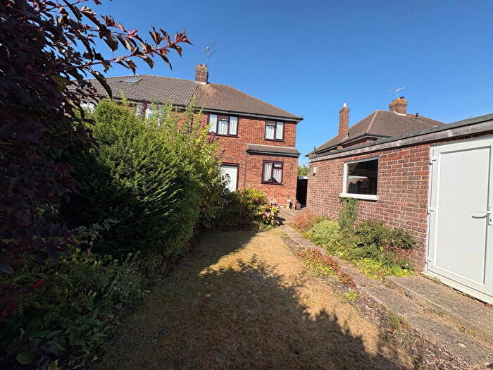 3 Bedroom Semi Detached House To Rent In Granby Road, Luton, LU4
