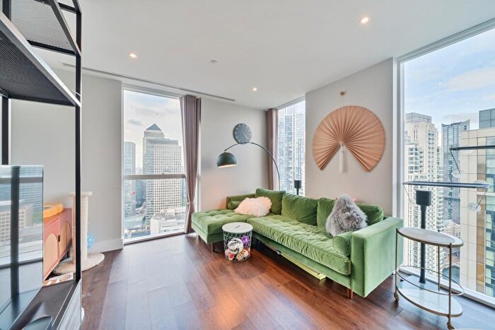 3 Bedroom Flat To Rent In Maine Tower, Harbour Way, E14