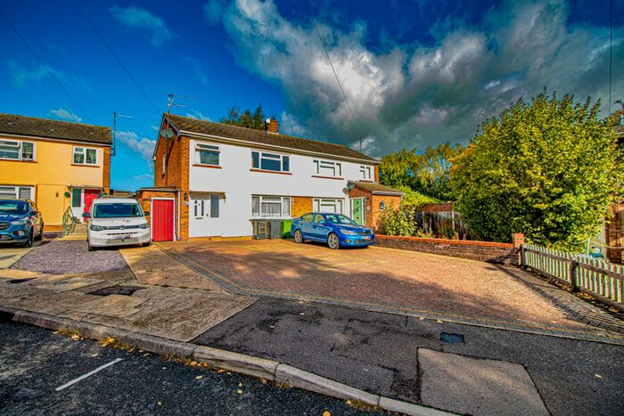 3 Bedroom Semi-Detached House To Rent In Oakley Road, Braintree, CM7