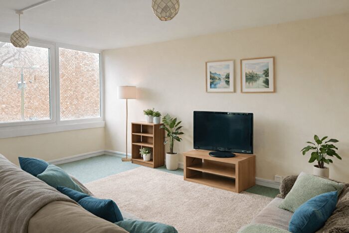 3 Bedroom Flat To Rent In High Kingsdown, Kingsdown, BS2