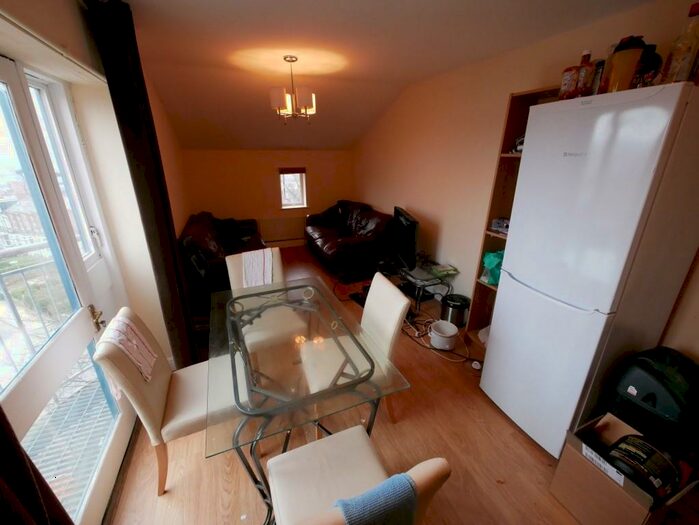 4 Bedroom Flat To Rent In Flat, Victoria StreetUniversity AreaLeeds, LS3