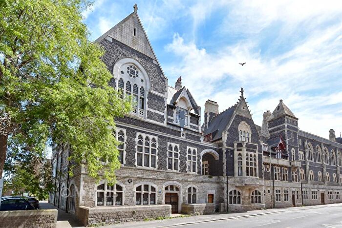 2 Bedroom Duplex For Sale In Ladywell, Dover, Kent, CT16
