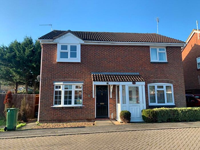 3 Bedroom Semi-Detached House To Rent In Larch Close, Aylesbury, HP20