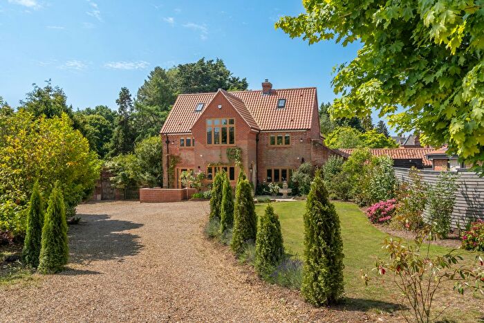 4 Bedroom Detached House For Sale In Norwich Road, Reepham, Norwich, NR10
