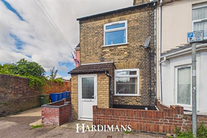3 Bedroom Terraced House For Sale In Water Lane, Lowestoft, NR32