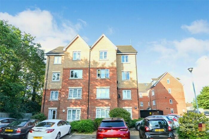 2 Bedroom Flat To Rent In Akers Court, High Street, Waltham Cross, Hertfordshire, EN8